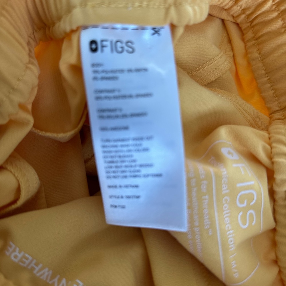Figs Yellow Scrub Set - Picture 8 of 11